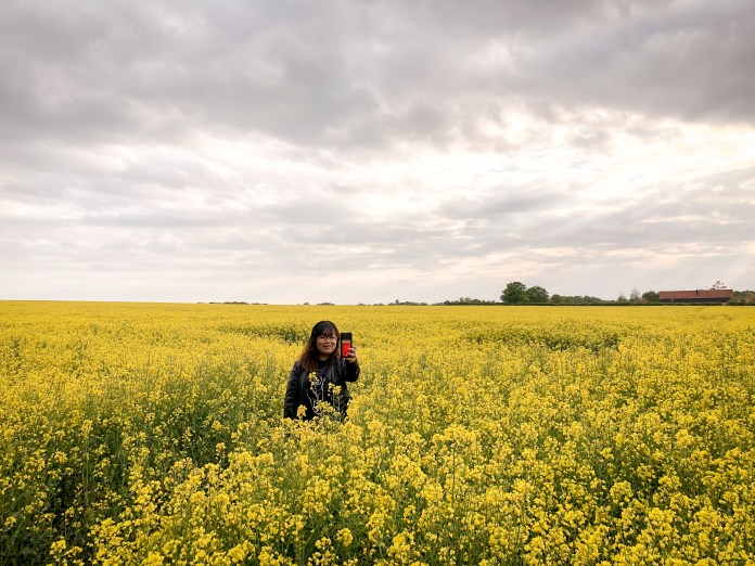 4 kunwari seselfie lang ako pero iihi talga